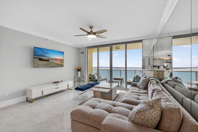 2650 Lake Shore 2303, Riviera Beach, FL 33404