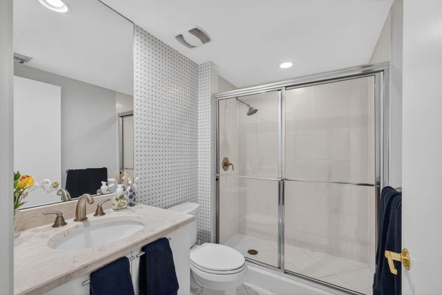 2650 Lake Shore 2303, Riviera Beach, FL 33404