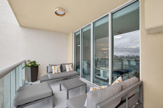 2650 Lake Shore 2303, Riviera Beach, FL 33404