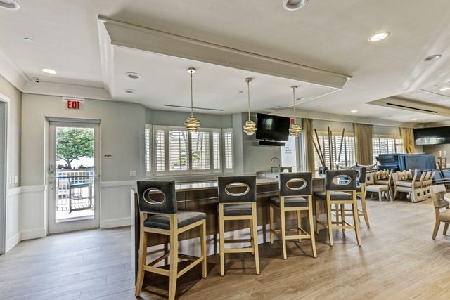 2650 Lake Shore 2303, Riviera Beach, FL 33404