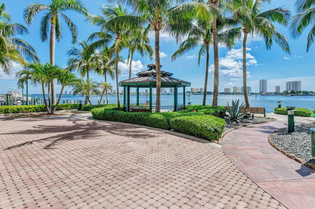 2650 Lake Shore 2303, Riviera Beach, FL 33404