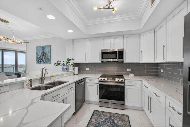 2650 Lake Shore 2303, Riviera Beach, FL 33404