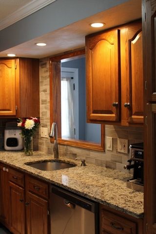 18 Knollwood Rd, Tewksbury, MA 01876