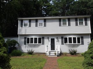 18 Knollwood Rd, Tewksbury, MA 01876