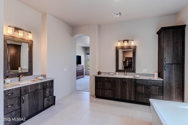 12420 N Carpas Wash Drive, Marana, AZ 85658