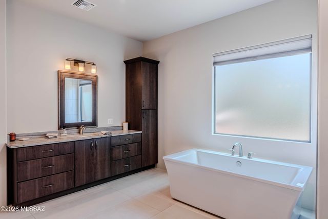 12420 N Carpas Wash Drive, Marana, AZ 85658