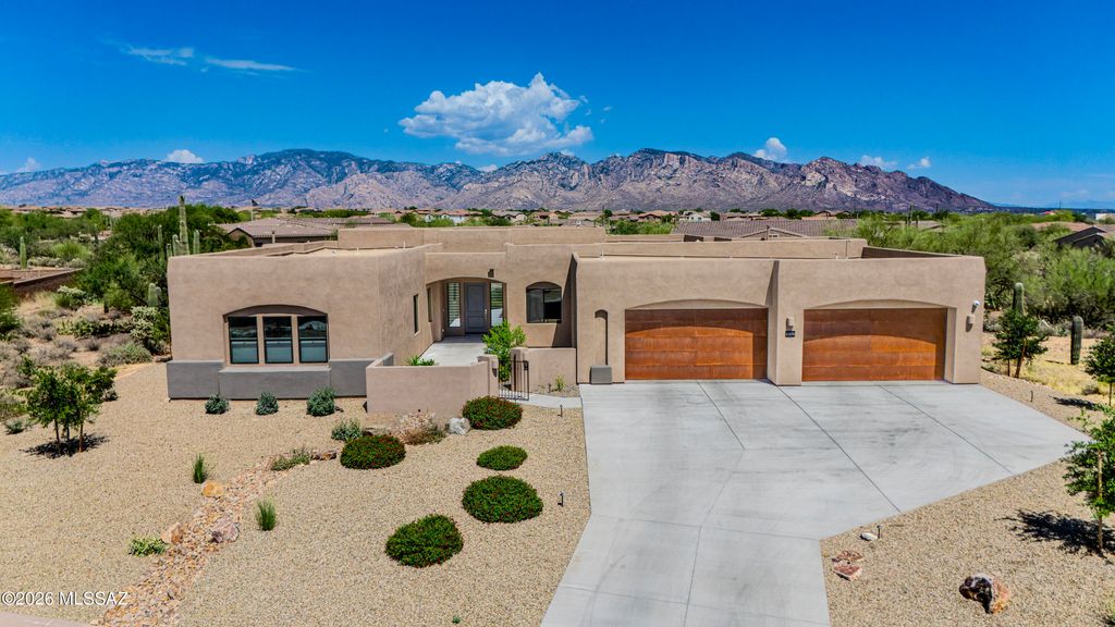 12420 N Carpas Wash Drive, Marana, AZ 85658