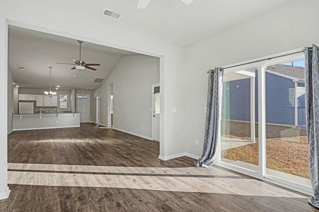 863 Spindel Dr., Myrtle Beach, SC 29588