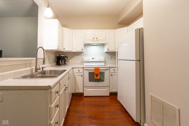 1024 S Montgomery Drive, Greenwood, IN 46143