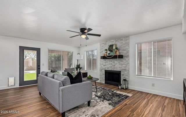 4233 E RAVEN Road, Phoenix, AZ 85044