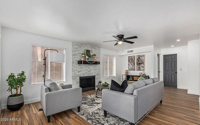 4233 E RAVEN Road, Phoenix, AZ 85044