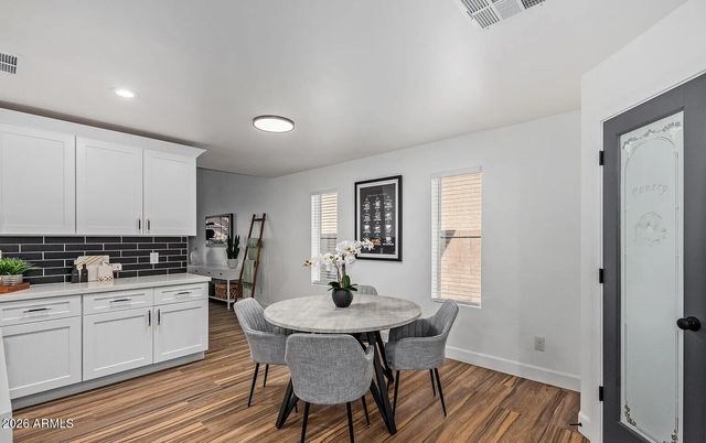 4233 E RAVEN Road, Phoenix, AZ 85044