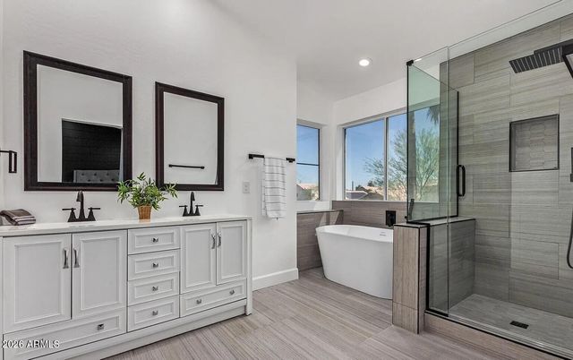 4233 E RAVEN Road, Phoenix, AZ 85044