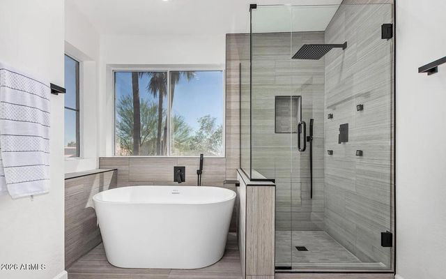 4233 E RAVEN Road, Phoenix, AZ 85044