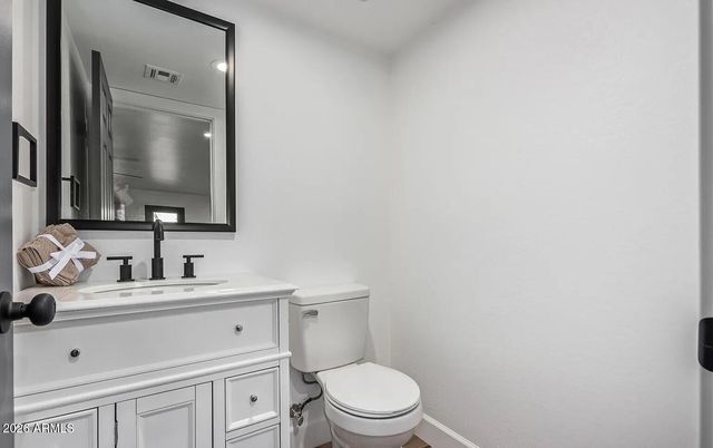 4233 E RAVEN Road, Phoenix, AZ 85044