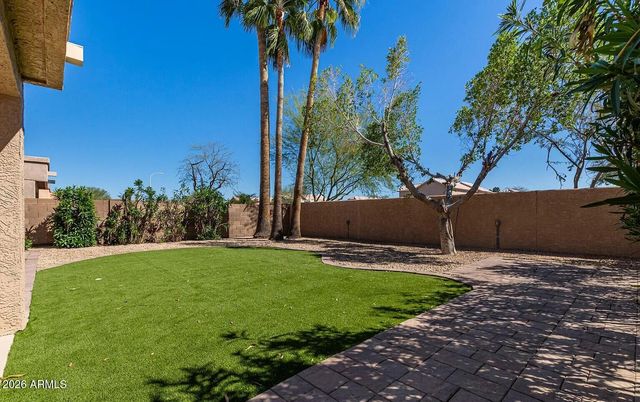 4233 E RAVEN Road, Phoenix, AZ 85044