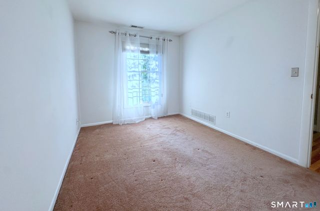 153 Penn Common 153, Milford, CT 06460