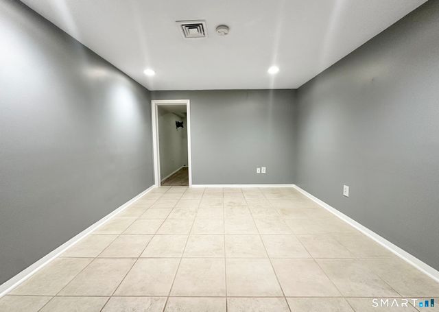153 Penn Common 153, Milford, CT 06460
