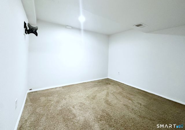 153 Penn Common 153, Milford, CT 06460