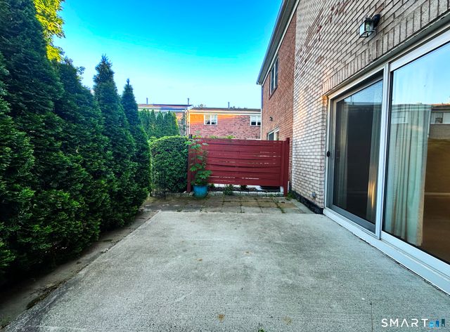 153 Penn Common 153, Milford, CT 06460