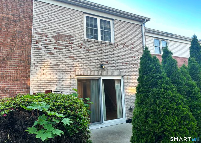 153 Penn Common 153, Milford, CT 06460