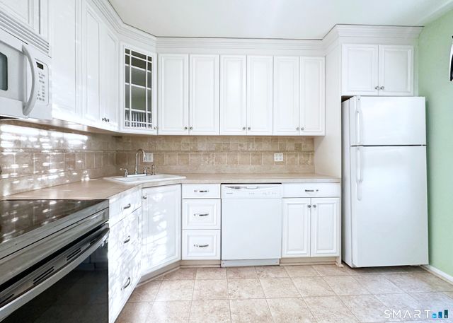 153 Penn Common 153, Milford, CT 06460