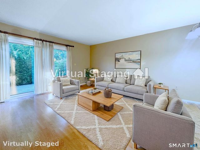 153 Penn Common 153, Milford, CT 06460