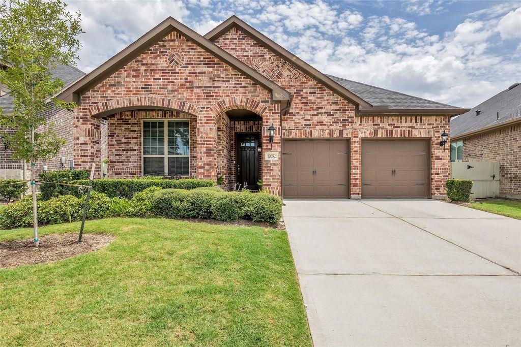 10082 Black Maple Drive, Conroe, TX 77385