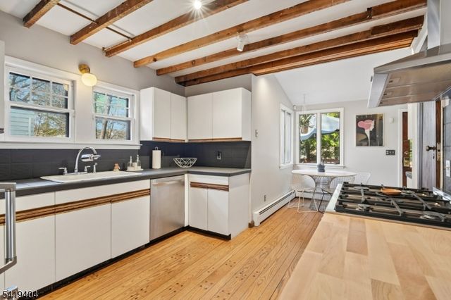 9 Dogwood Rd, West Orange Twp., NJ 07052