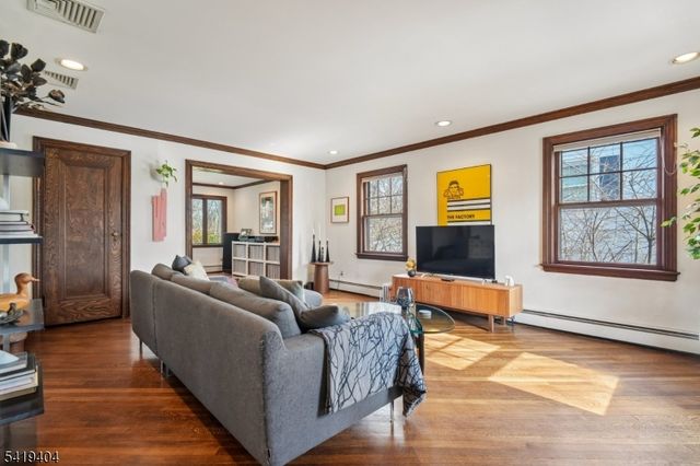 9 Dogwood Rd, West Orange Twp., NJ 07052