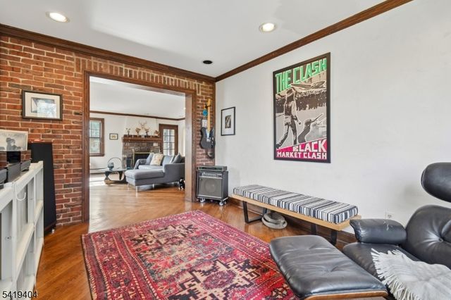 9 Dogwood Rd, West Orange Twp., NJ 07052