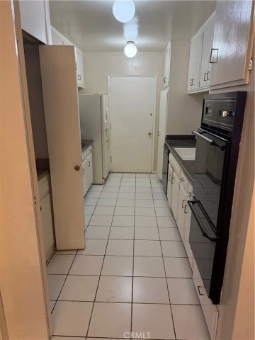 5339 Newcastle Avenue 103, Encino, CA 91316