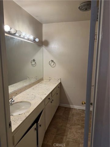 5339 Newcastle Avenue 103, Encino, CA 91316