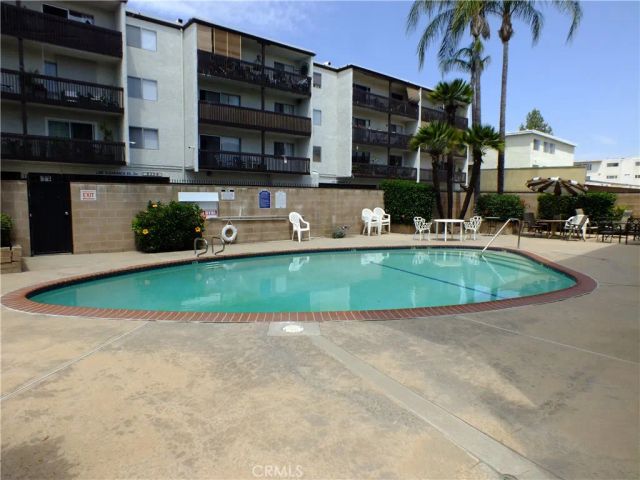 5339 Newcastle Avenue 103, Encino, CA 91316