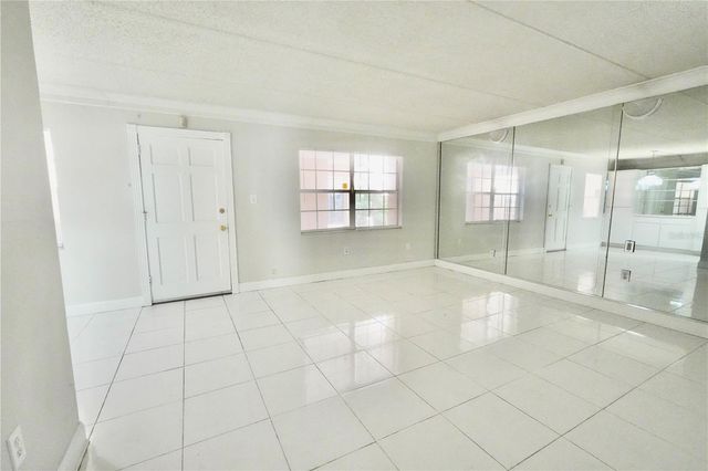 4718 CHRISTA COURT 317, Tampa, FL 33614