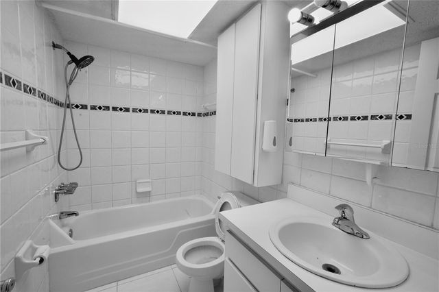 4718 CHRISTA COURT 317, Tampa, FL 33614