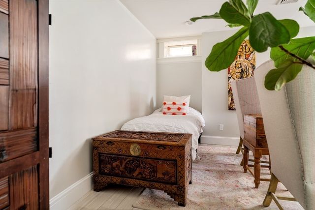 70 Oxford St, Somerville, MA 02143