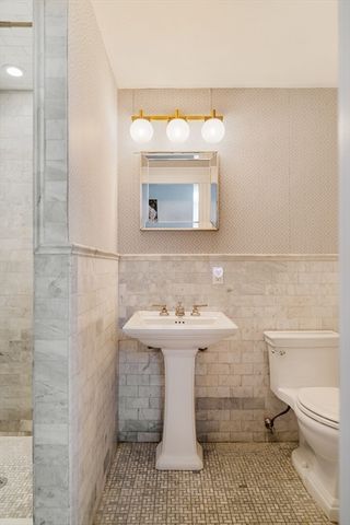 70 Oxford St, Somerville, MA 02143