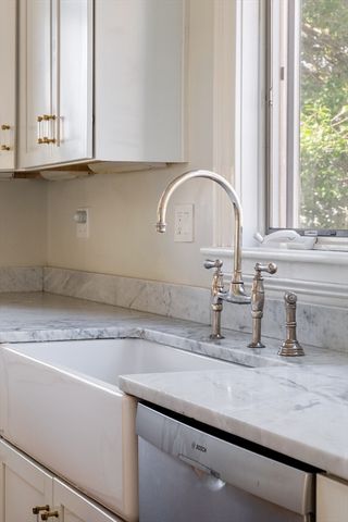 70 Oxford St, Somerville, MA 02143