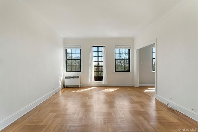 14 N Chatsworth Avenue 5M, Larchmont, NY 10538