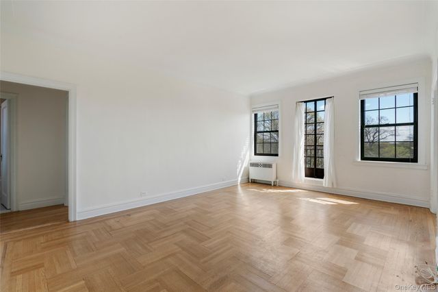 14 N Chatsworth Avenue 5M, Larchmont, NY 10538