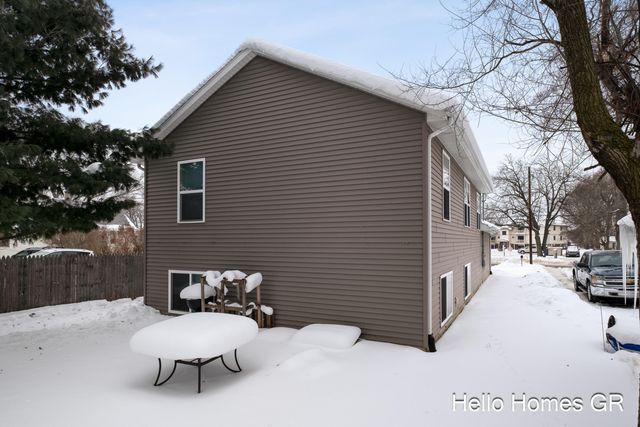 589 34th Street Sw, City Of Wyoming, MI 49509