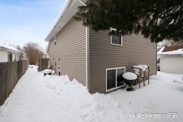 589 34th Street Sw, City Of Wyoming, MI 49509