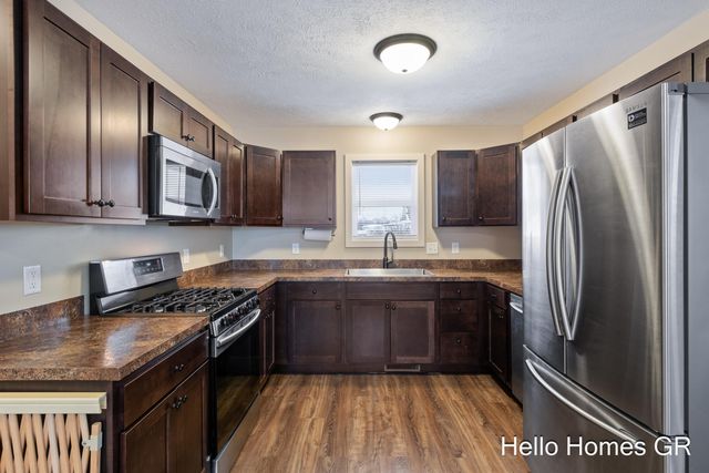 589 34th Street Sw, City Of Wyoming, MI 49509