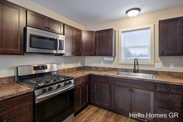 589 34th Street Sw, City Of Wyoming, MI 49509