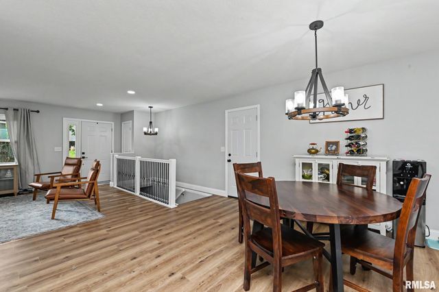 3105 BLOOMINGTON Road, East Peoria, IL 61611