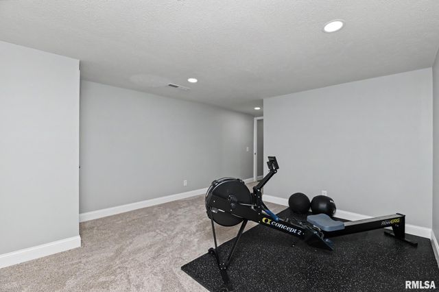 3105 BLOOMINGTON Road, East Peoria, IL 61611
