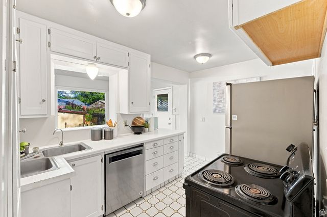 1418 S UTAHNA DR, Salt Lake City, UT 84104