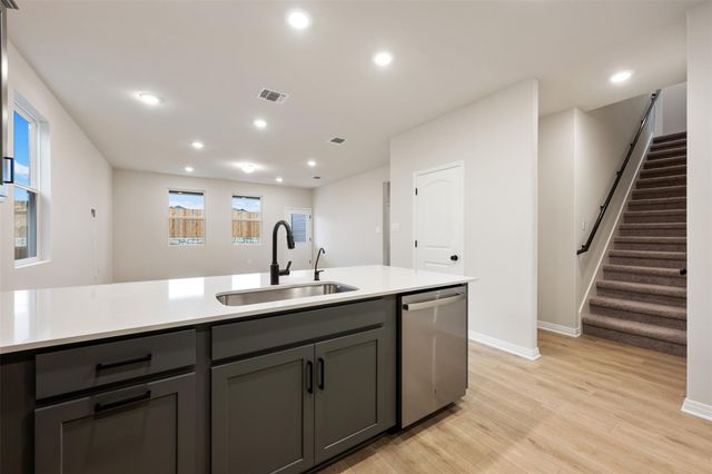 727 Palo Brea LOOP, Hutto, TX 78634