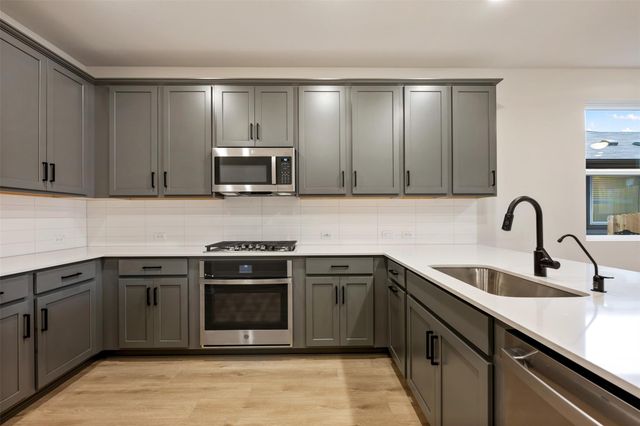 727 Palo Brea LOOP, Hutto, TX 78634